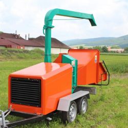 Tocator lemn cu motor termic propriu